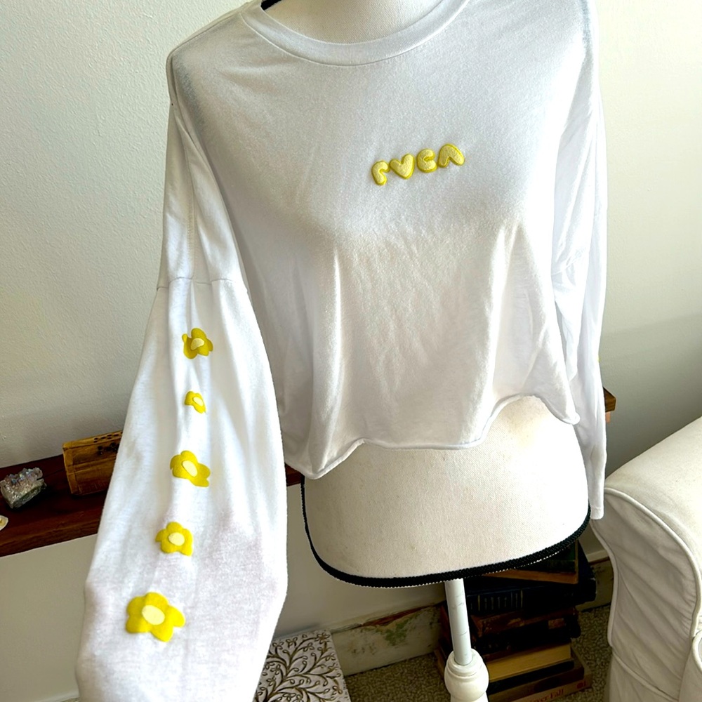 🌼 RVCA Crop Top 🌼
